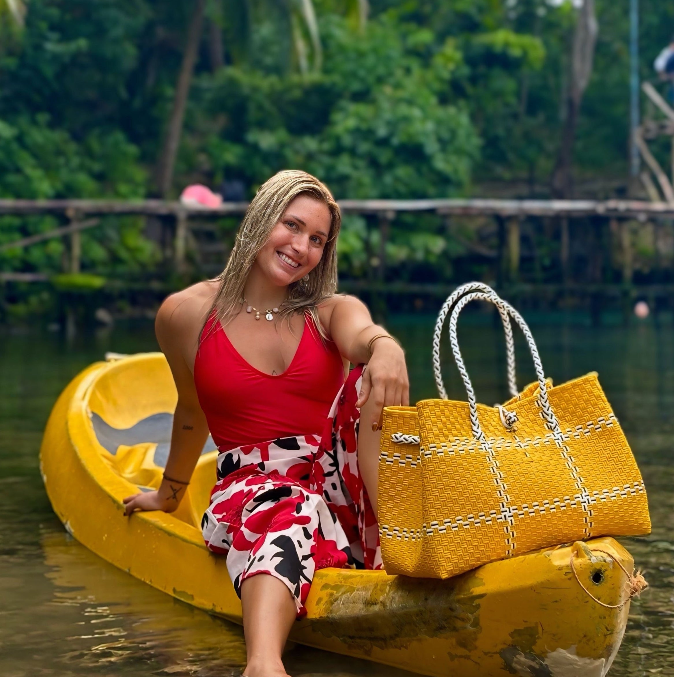 Sunshine Luxe – Oversized Structured Waterproof Tote