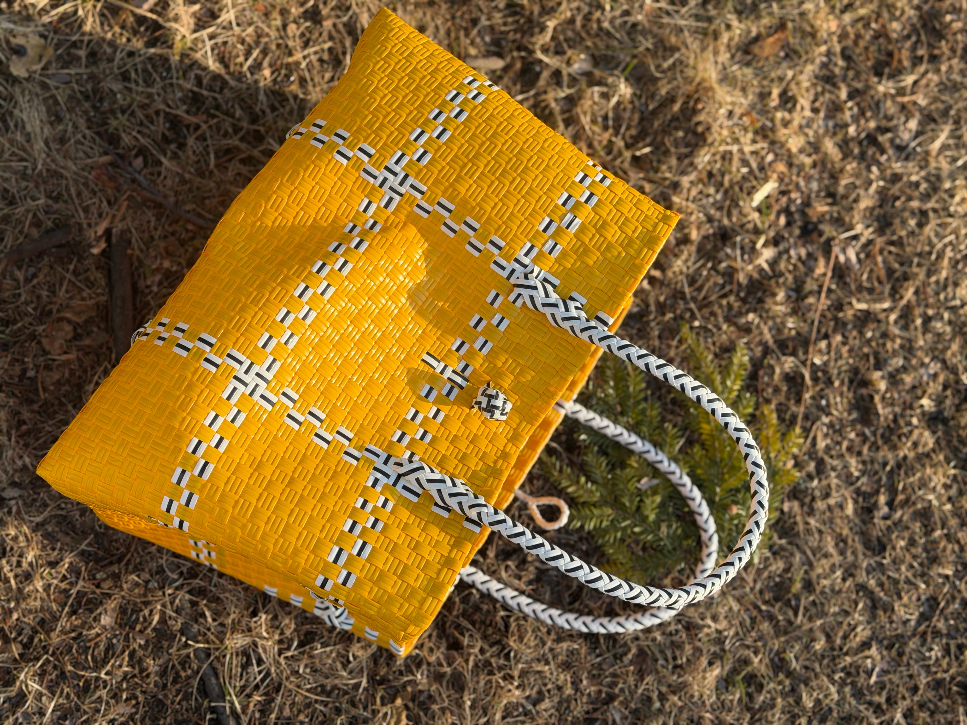 Sunshine Luxe – Oversized Structured Waterproof Tote