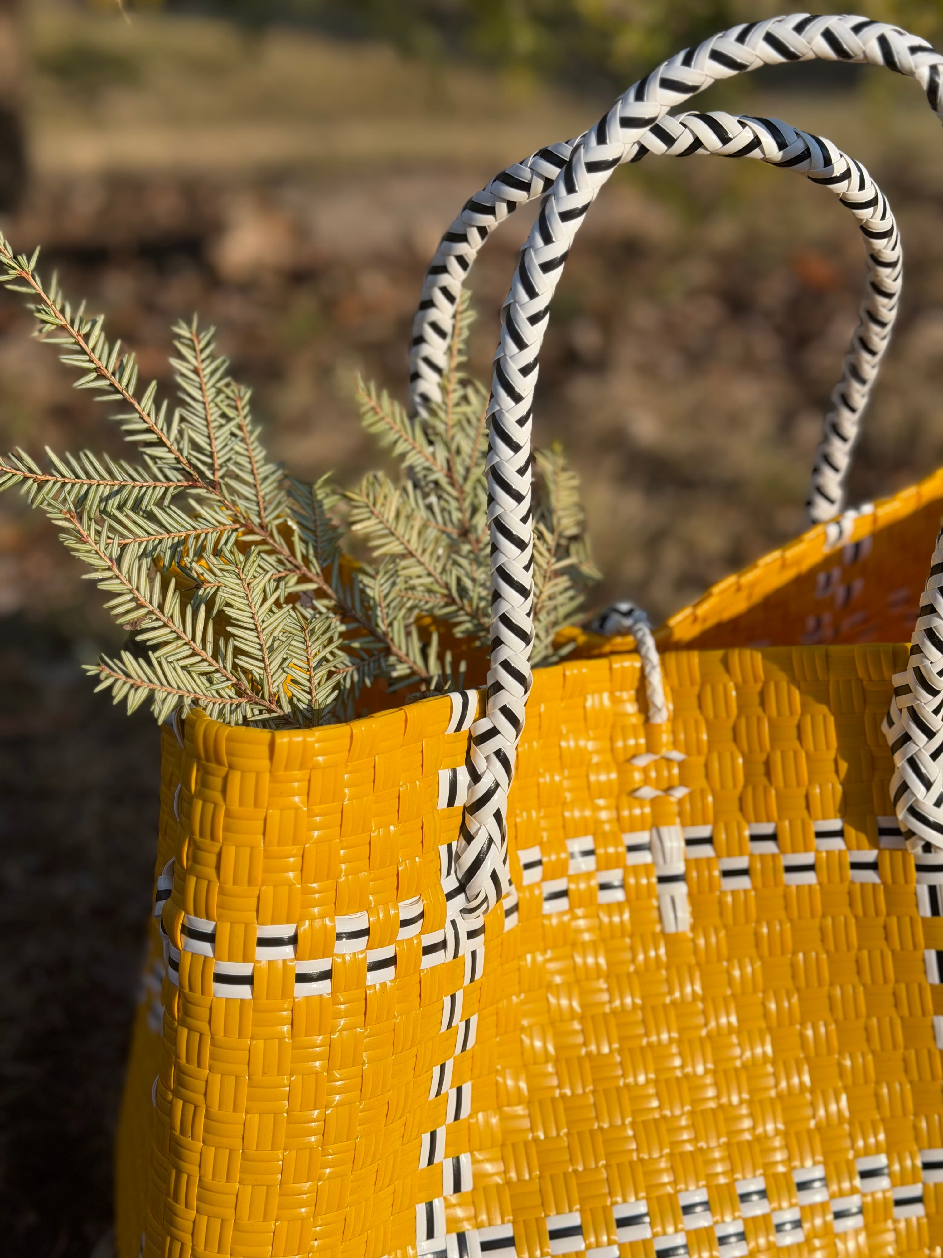 Sunshine Luxe – Oversized Structured Waterproof Tote