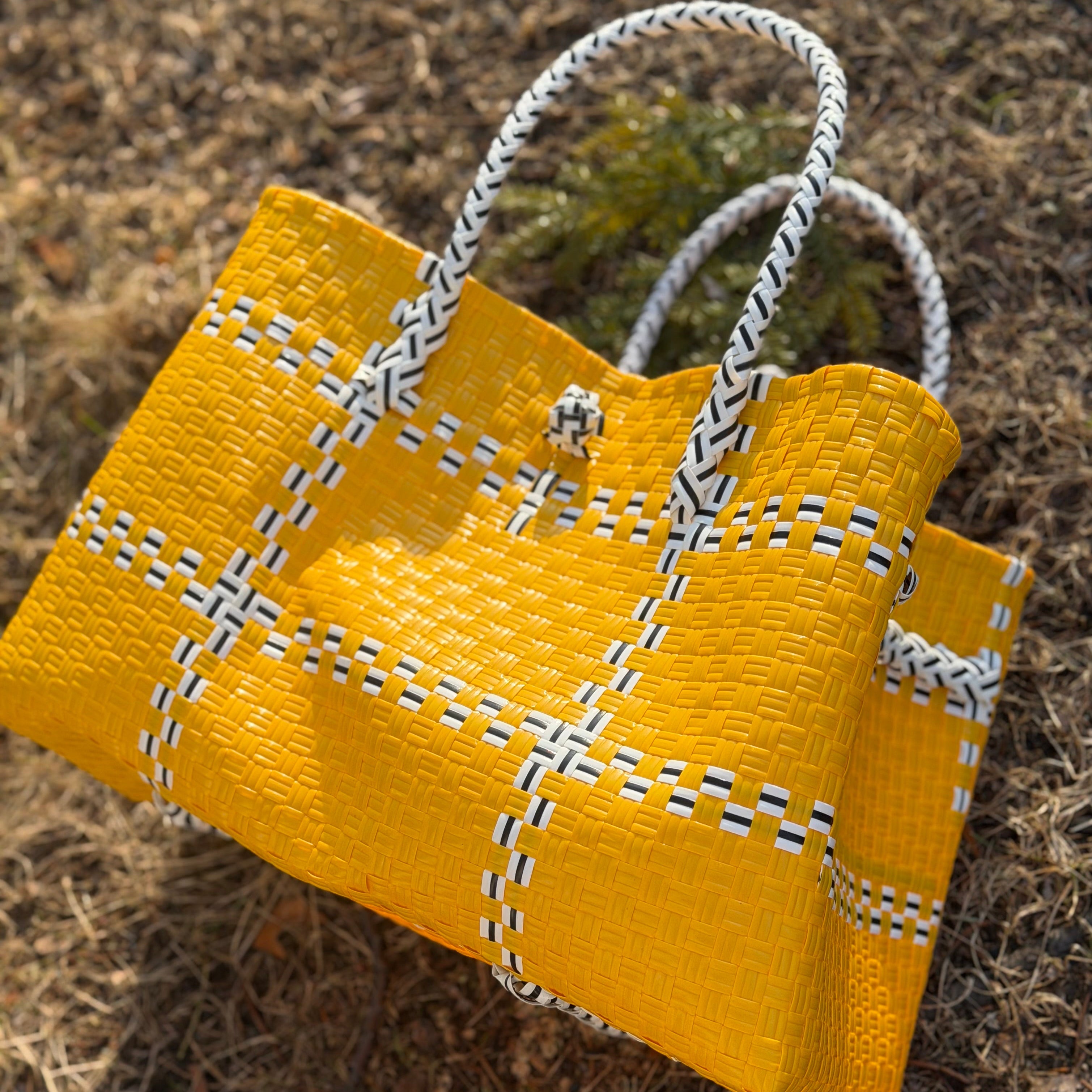 Sunshine Luxe – Oversized Structured Waterproof Tote