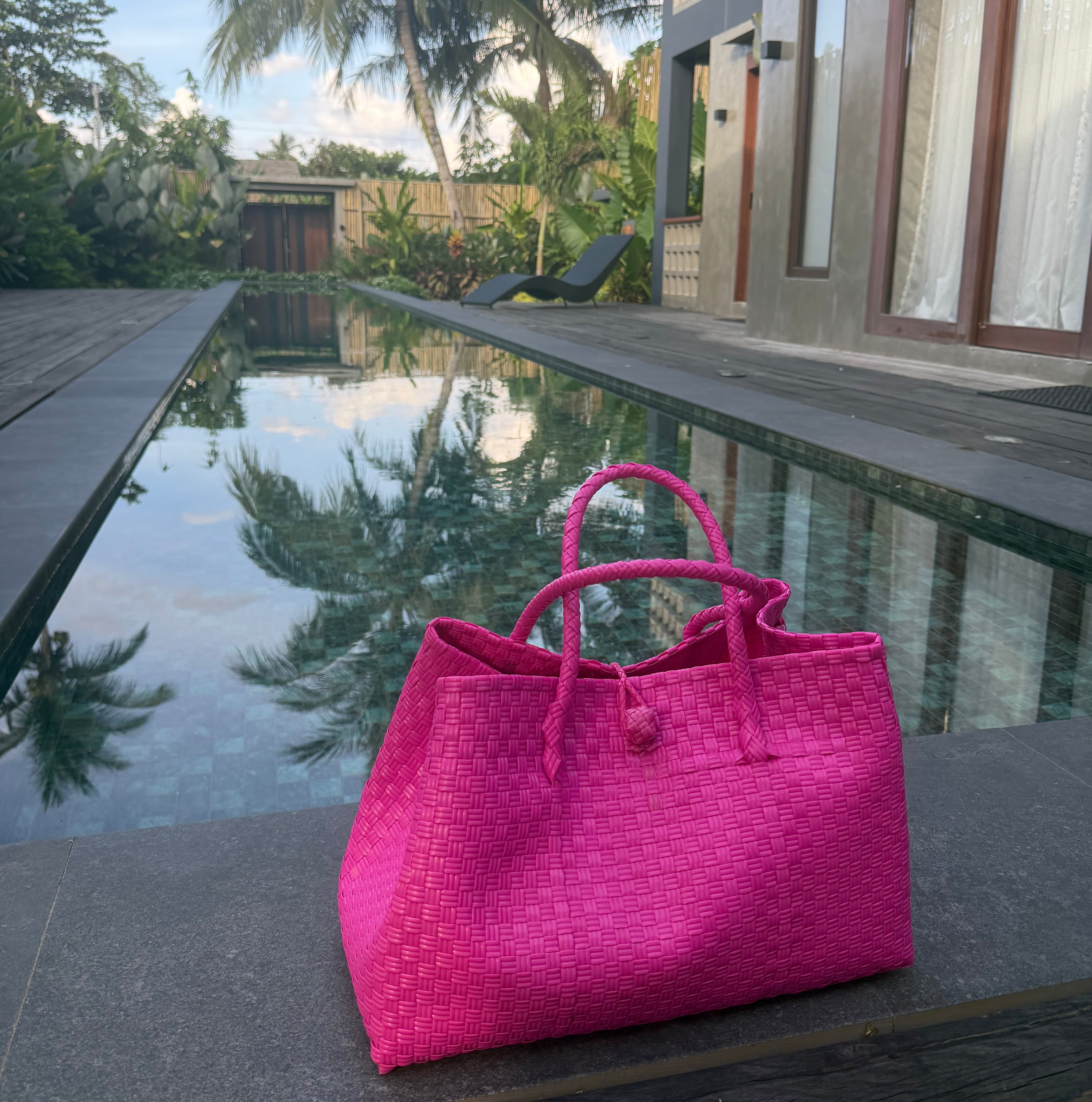 Barbie Luxe – Oversized Structured Waterproof Tote