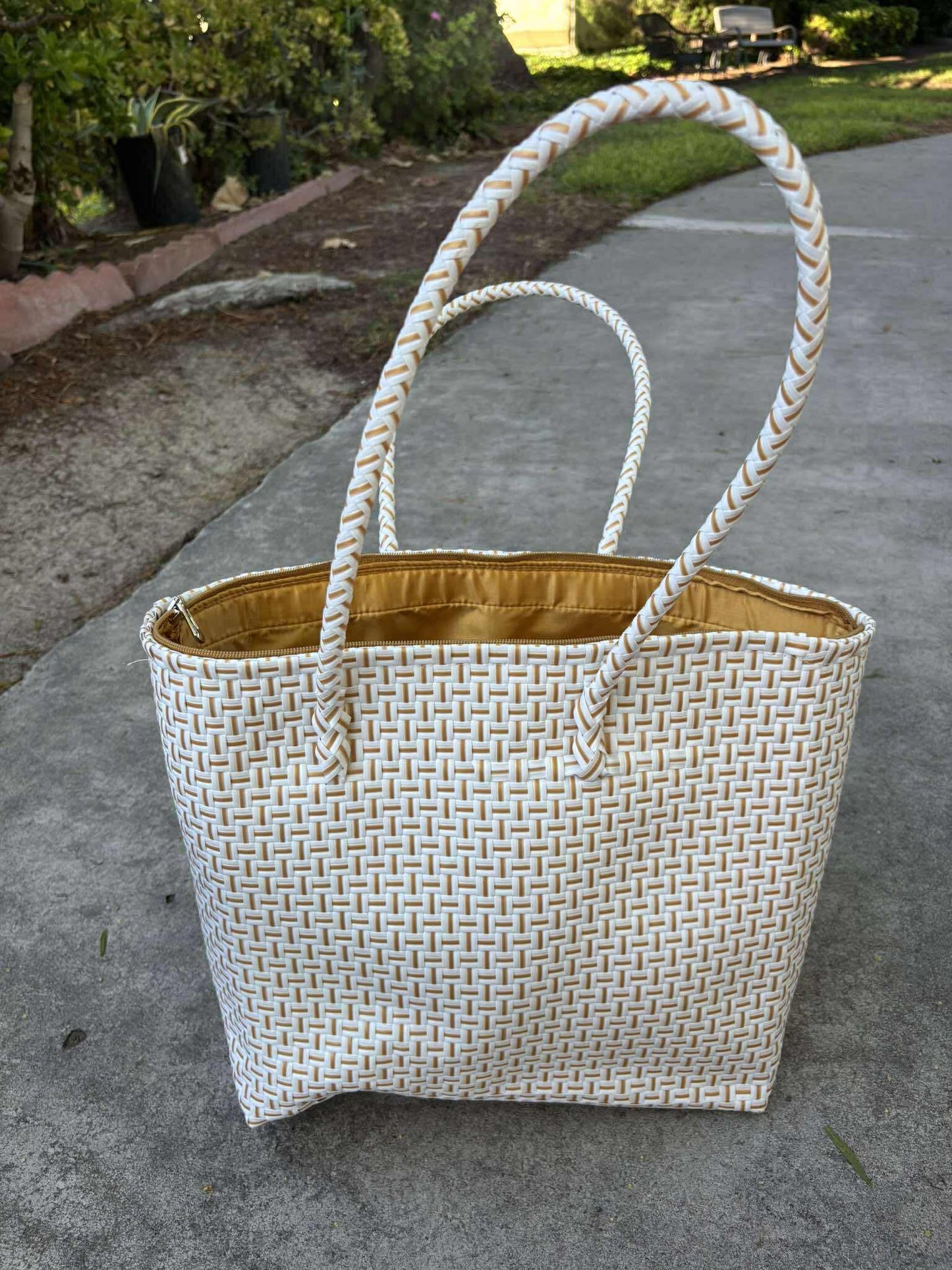 Zippered Pan de Coco